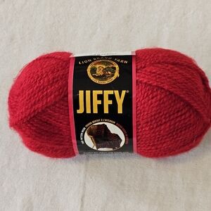 1 Skein Lion Brand Jiffy Bulky Yarn True Red Acrylic 3 oz Discontinued